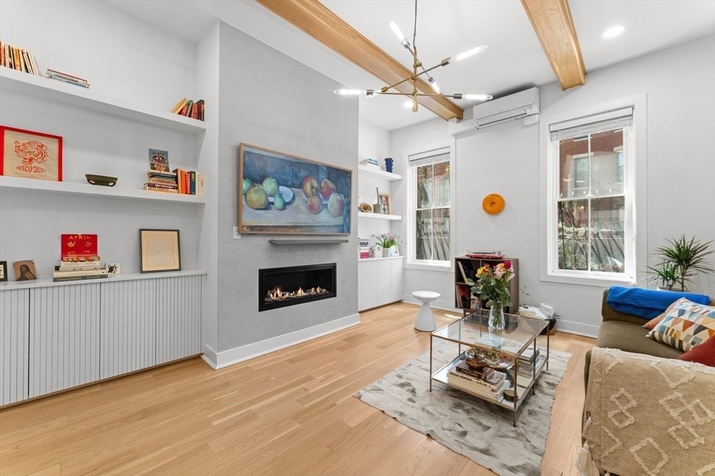 Condo in Boston, United States 4 - 17814326