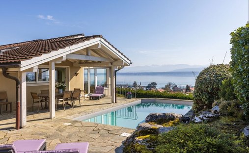 Casa a Crans-près-Céligny, Vaud, Svizzera 1