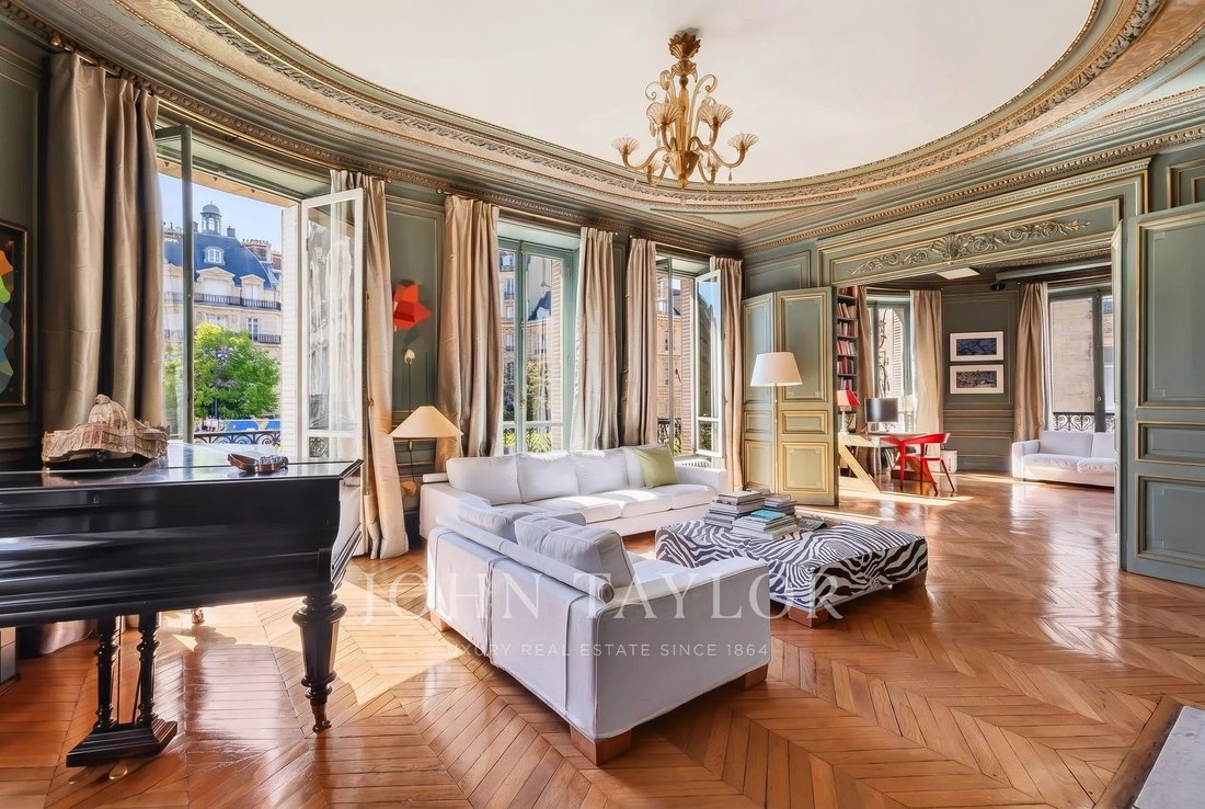 Apartment in Triangle d'Or, Paris 8e Arrondissement, Paris 3 - 17694912