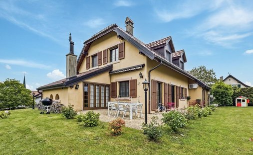 House in Ballens, Vaud, Switzerland 1
