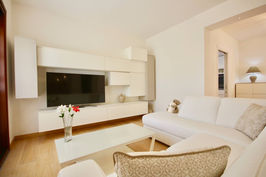 Villa in Aldo Moro Avenue, Olbia, Italy 5 - 17815296