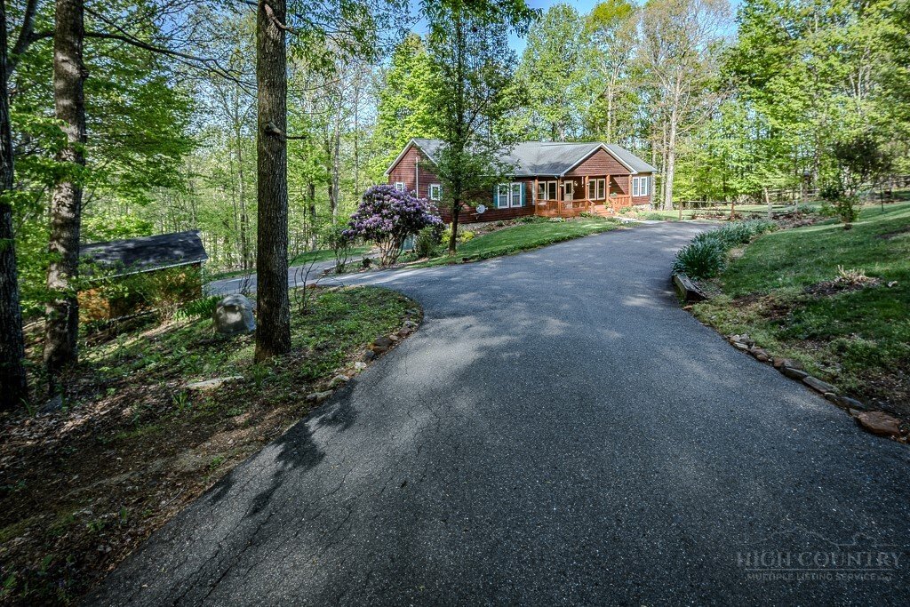 House in Jefferson, North Carolina, United States 2 - 17811582