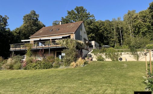 House in Sainte-Mesme, Ile-de-France, France 1