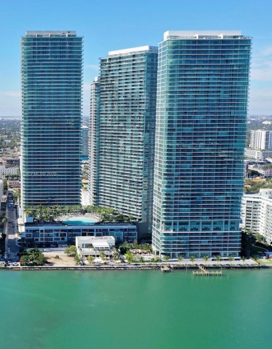 Condo in Miami, Florida, United States 1 - 17812275