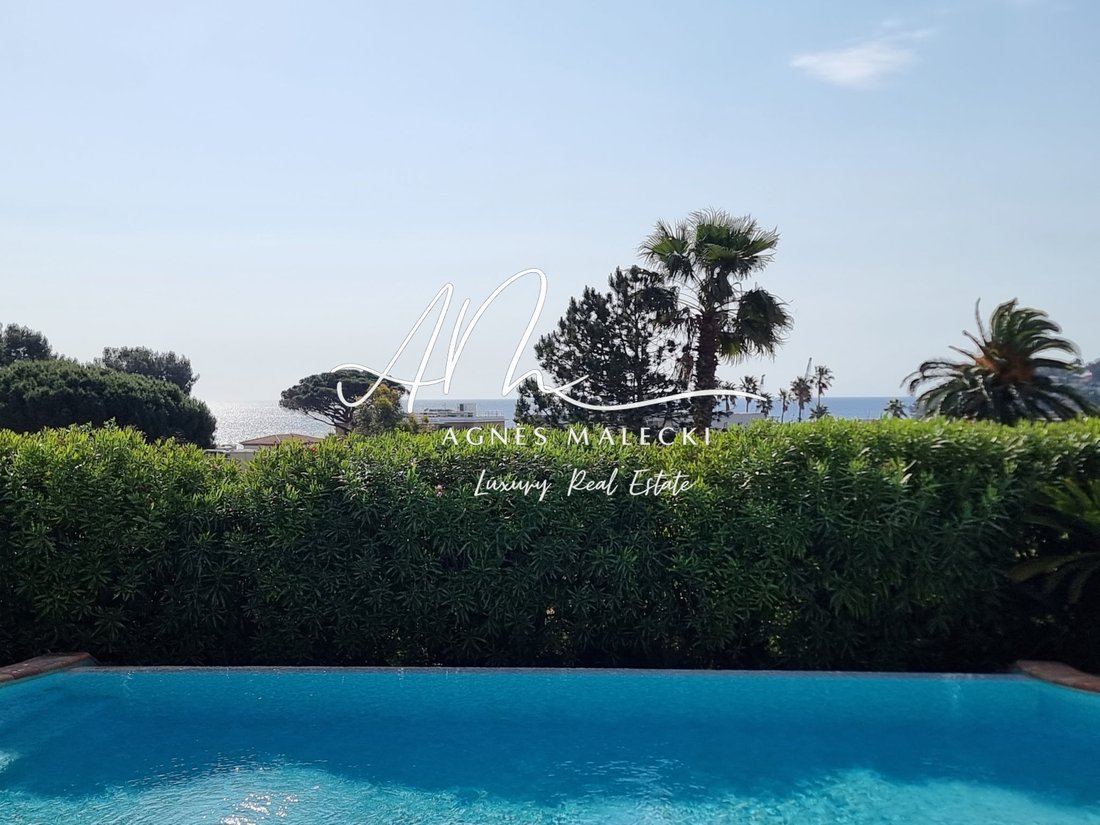 Estate in Nord, Cavalaire-sur-Mer, France 4 - 16915926