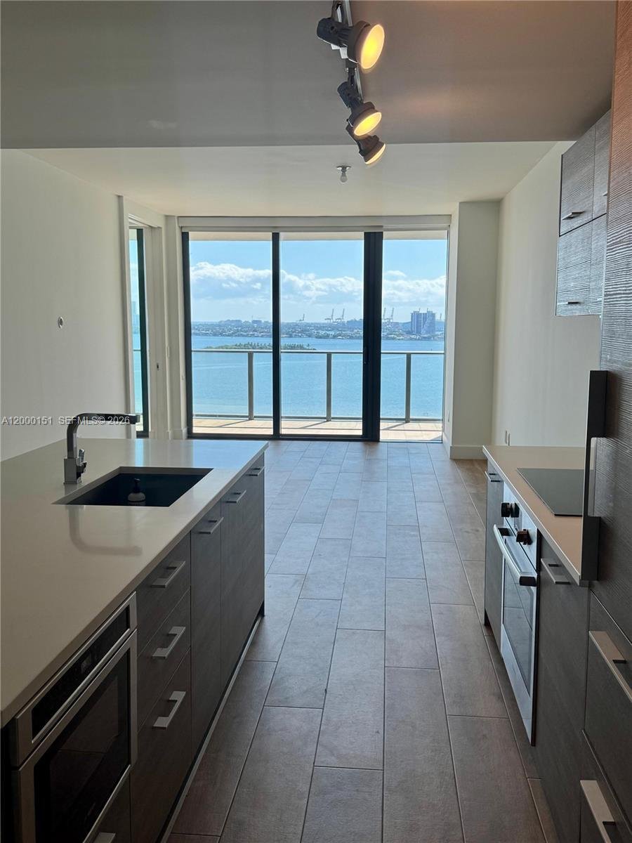 Condo in Miami, Florida, United States 4 - 17812275