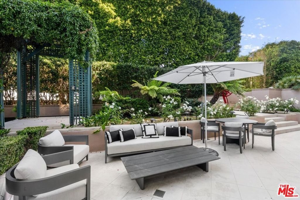 Condo in Los Angeles, California, United States 2 - 17812070