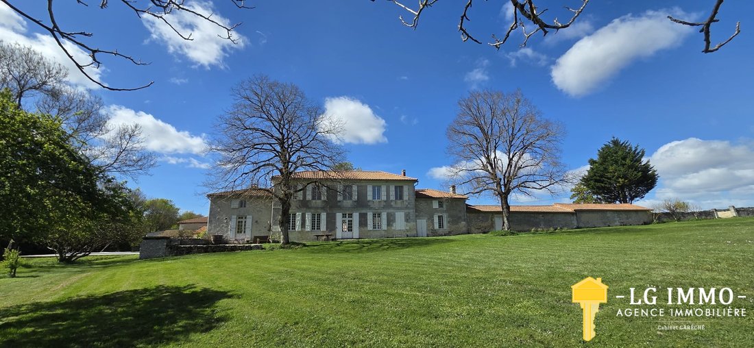House in Saint-Fort-sur-Gironde, Nouvelle-Aquitaine, France 3 - 17813148