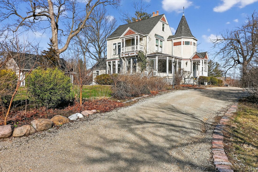 House in Downers Grove, Illinois, United States 2 - 17813347