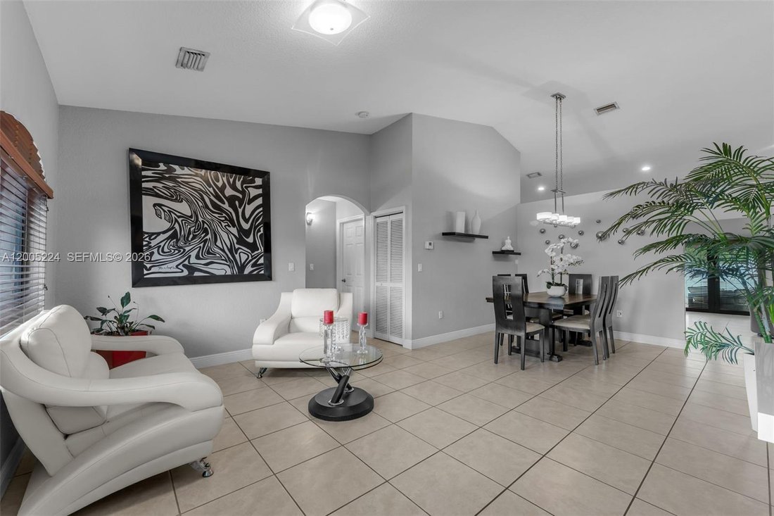 House in Miami, Florida, United States 5 - 17812300
