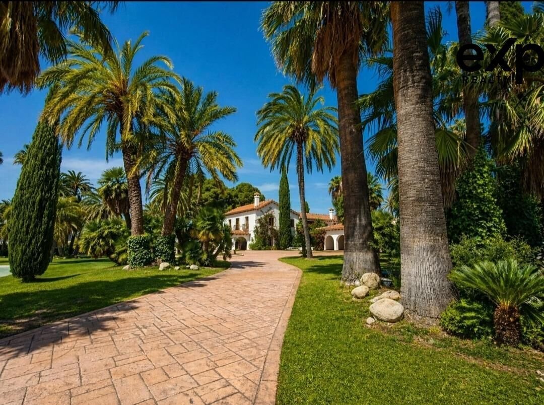 Villa in Novelda, Valencian Community, Spain 1 - 17814182
