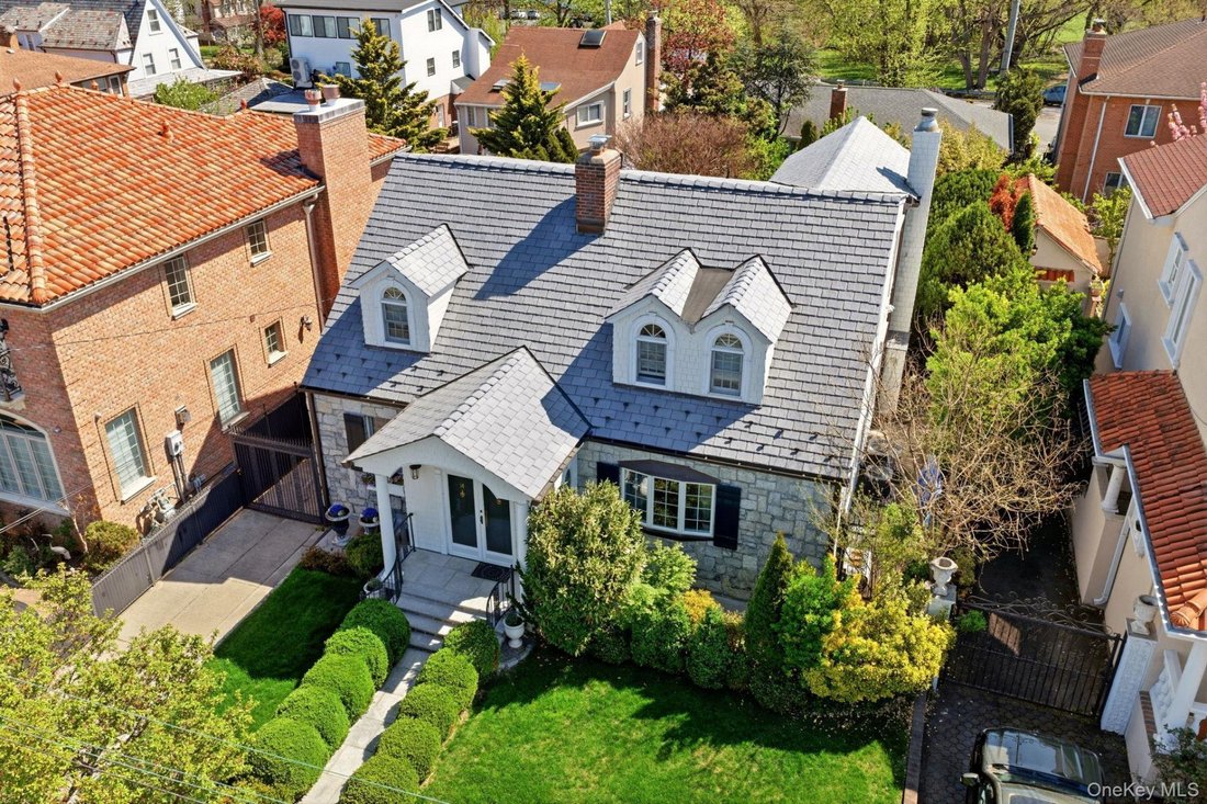 House in New York, New York, United States 5 - 17815370