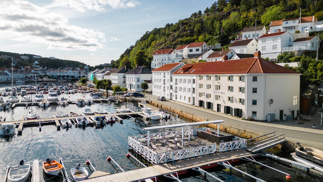Classic Townhouse With A Restaurant And A Barge With In Buvika, Agder ...