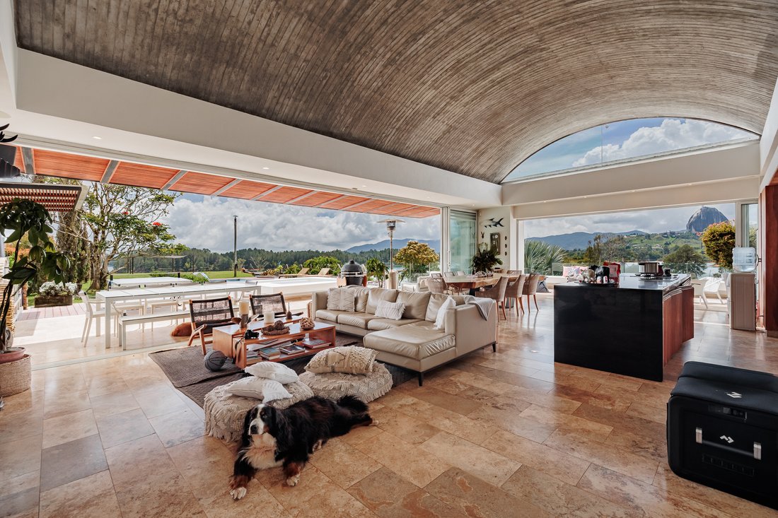 Villa in El Peñol, Antioquia, Colombia 2 - 17833684