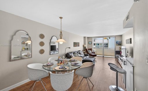 Condo in Miami Beach, Florida, United States 1