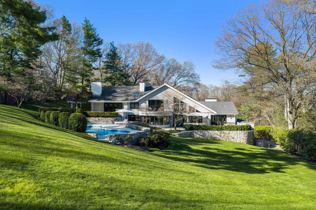 House in Weston, Massachusetts, United States 2 - 17821553