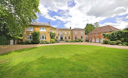 House in Hadley Common, Barnet, England 1