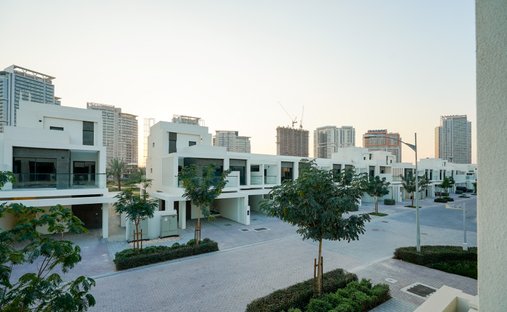 Townhouse in Damac Hills, Dubai, United Arab Emirates 1