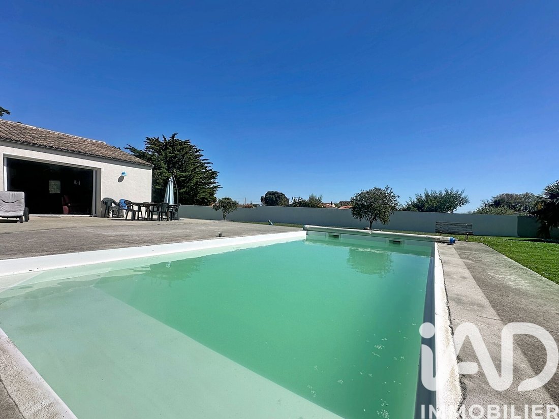House in Le Chateau-d'Oleron, Nouvelle-Aquitaine, France 2 - 17828287