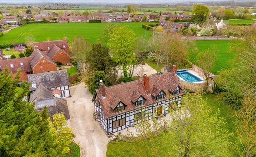 House in Pinvin, England 1