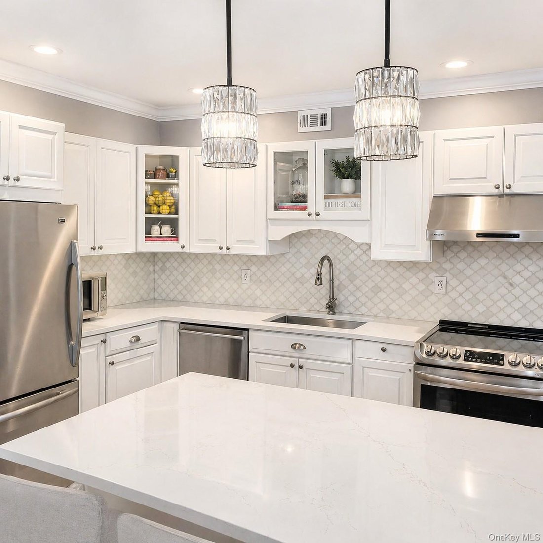 Condo in Woodbury, New York, United States 5 - 17829005