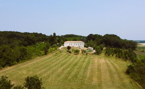 Villa in Mirambeau, Nouvelle-Aquitaine, France 1