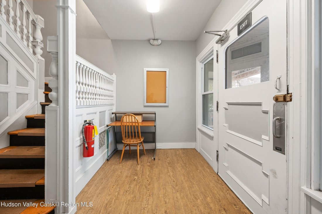 Kingston, New York, United States 5 - 17826658