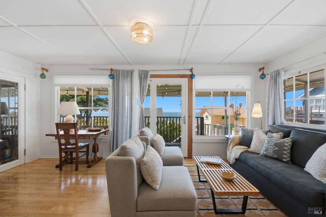 Casa a Dillon Beach, California, Stati Uniti 1 - 17831284