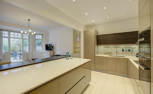 Apartment in Little Venice, Westminster, England 1