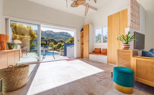 Maison à Périphérie, Cassis, France 1