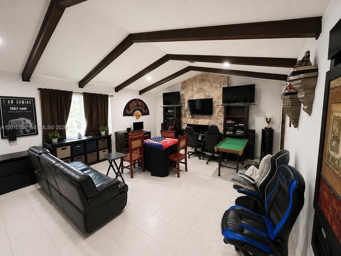 House in Miami, Florida, United States 5 - 17816081