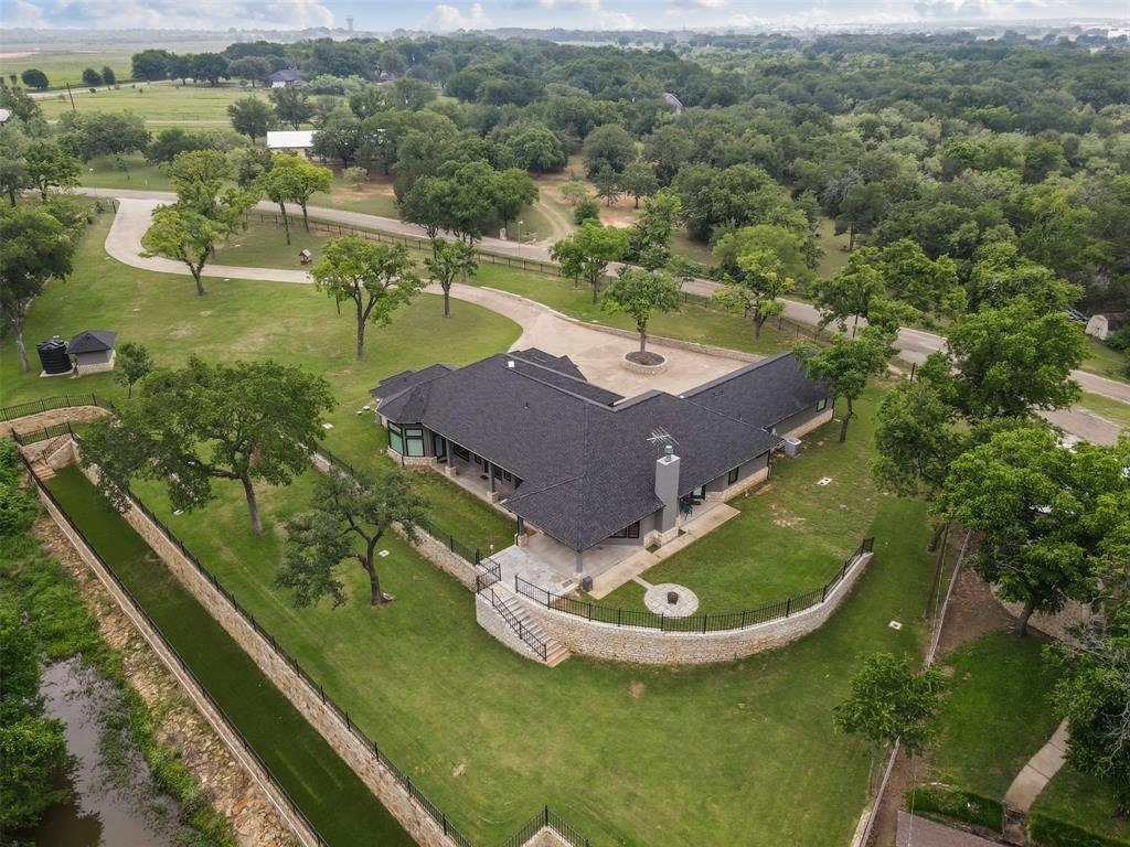 House in Granbury, Texas, United States 5 - 17833119