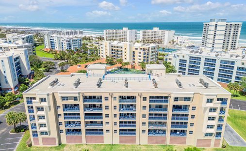 Condo in New Smyrna Beach, Florida, United States 1