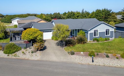 House in Bandon, Oregon, United States 1