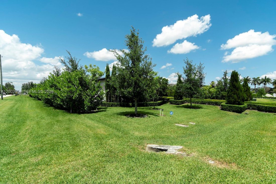 House in Davie, Florida, United States 4 - 17832959