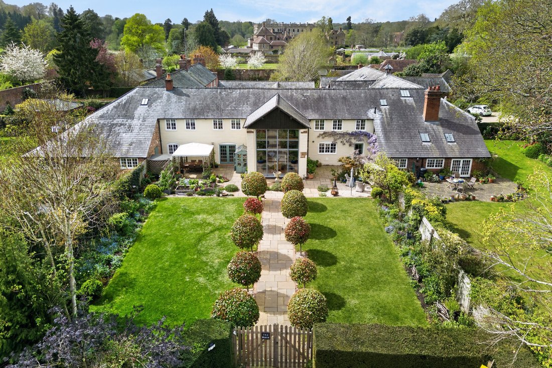 Stoneleigh, England 1 - 17817591