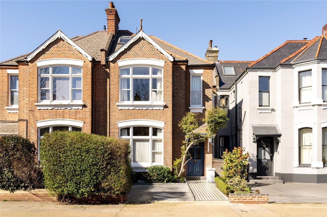 House in Queens Park, Brent, England 3 - 17820603