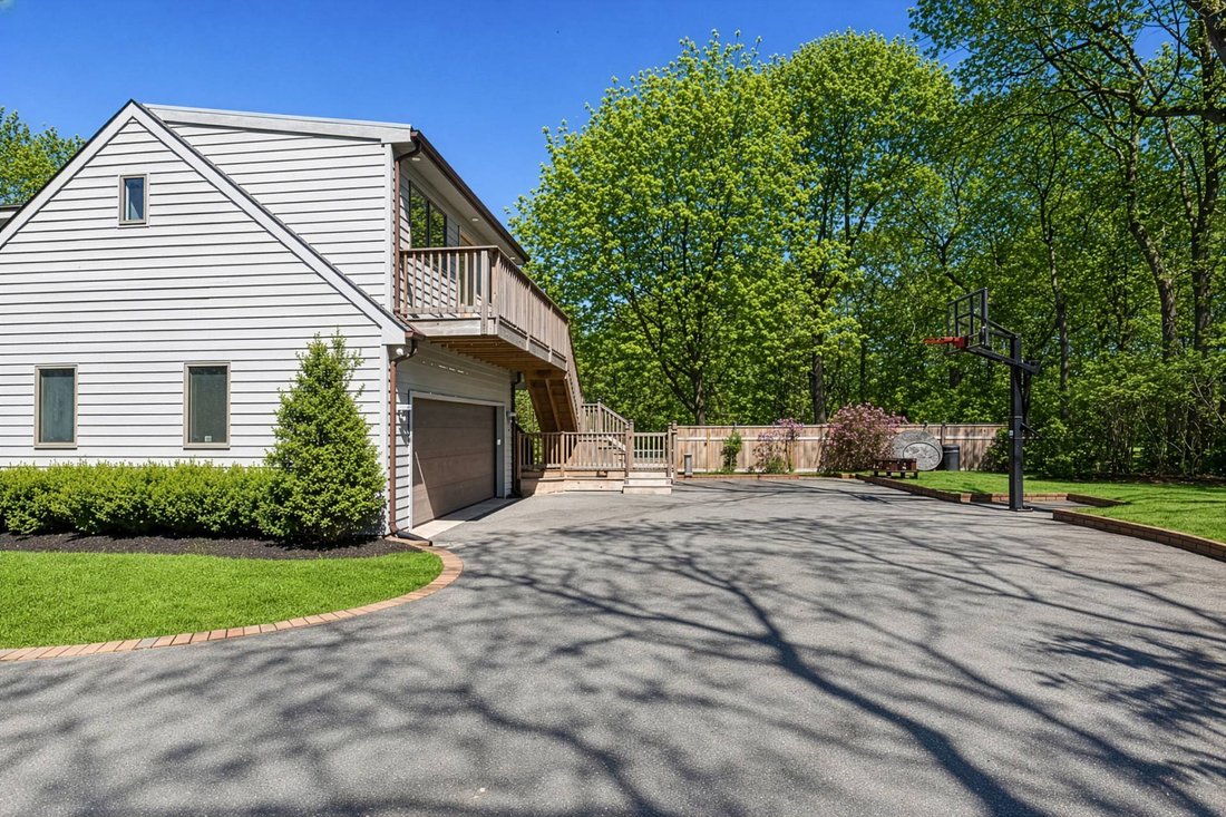 House in Hampton Bays, New York, United States 2 - 17825151