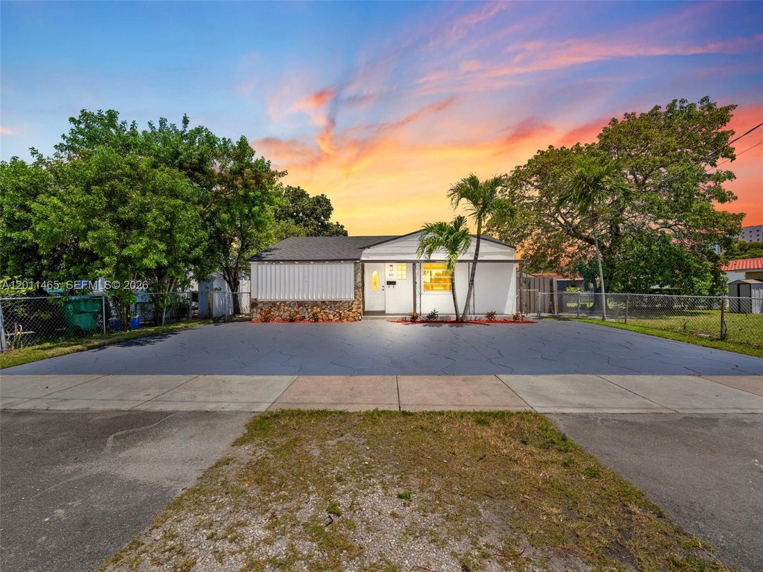 House in Miami, Florida, United States 1 - 17824094