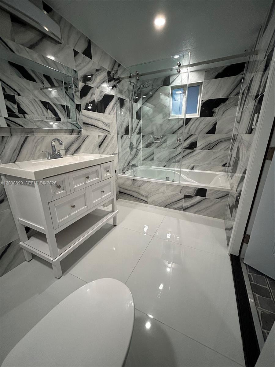 House in Hialeah, Florida, United States 4 - 17781393