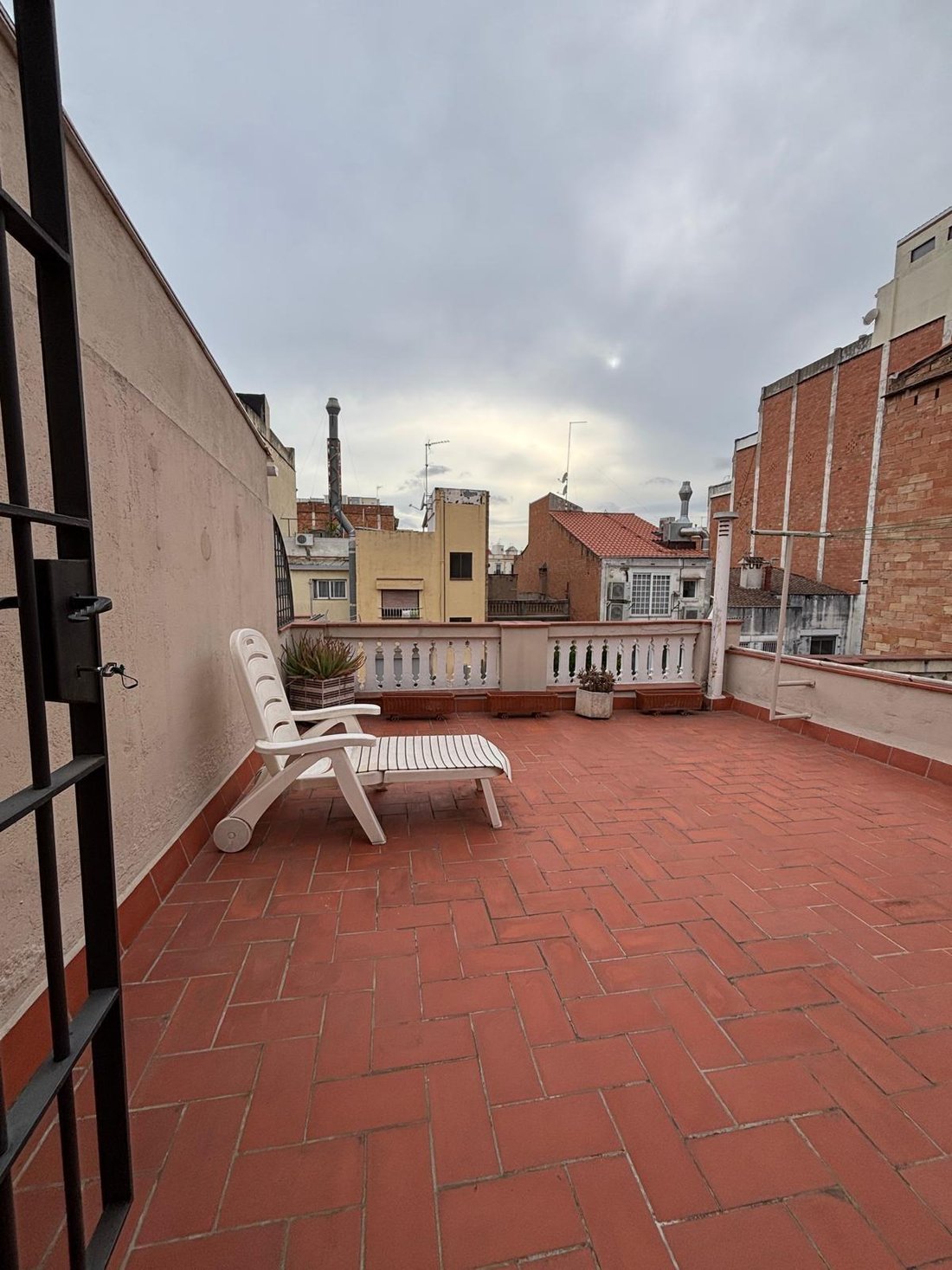 House in Districte I, l'Hospitalet de Llobregat, Spain 3 - 17829947