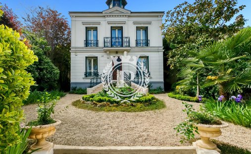 House in Thiers, Le Raincy, France 1
