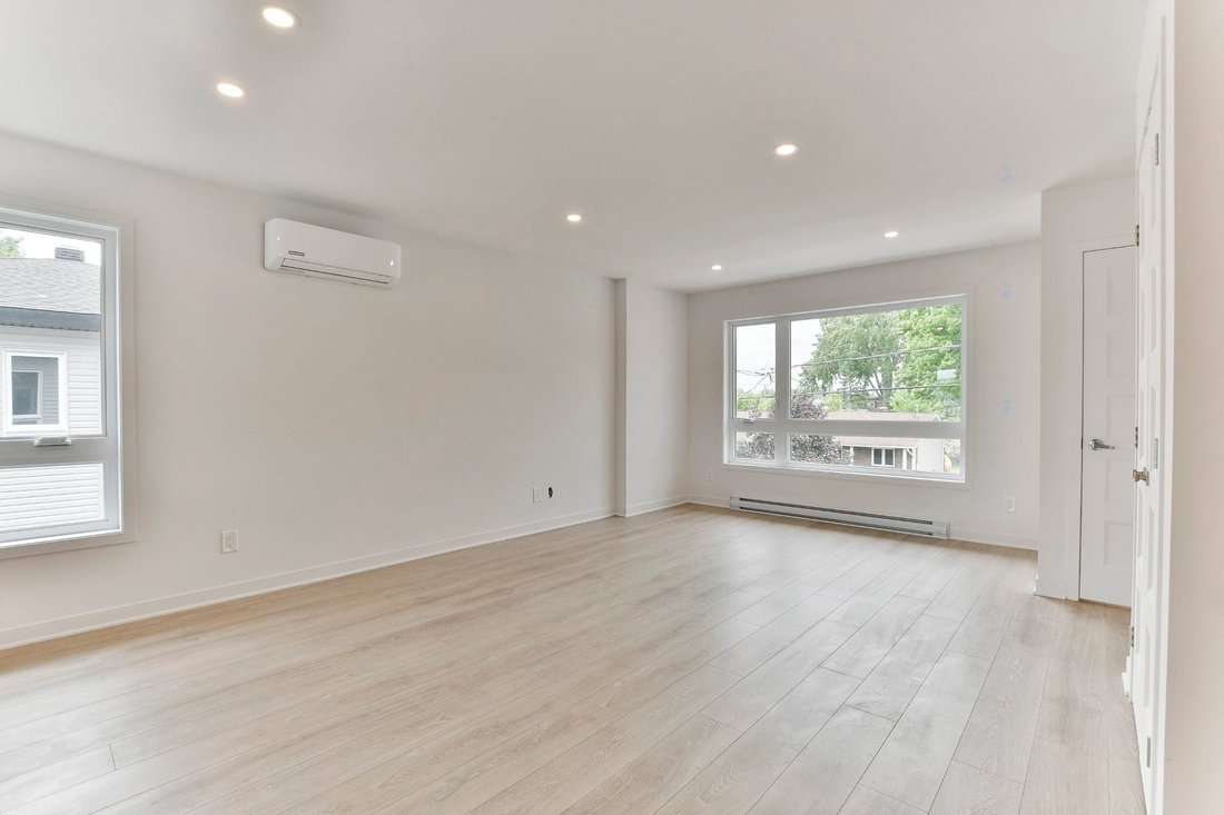 House in Laval, Quebec, Canada 4 - 17825086