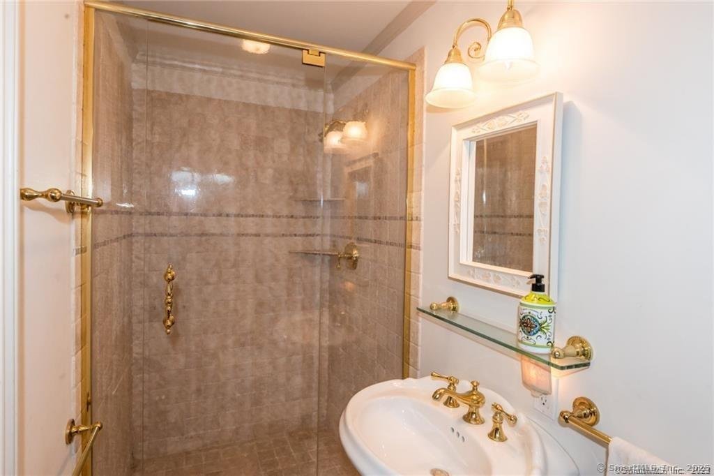 House in Simsbury, Connecticut, United States 5 - 17819817
