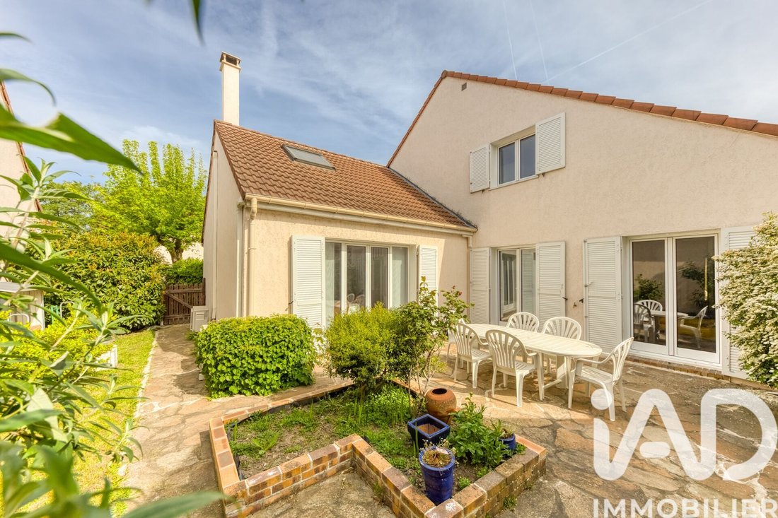 House in Bois Saint Martin-Yvris-Richardets-Monfort, Noisy-le-Grand, France 2 - 17822561