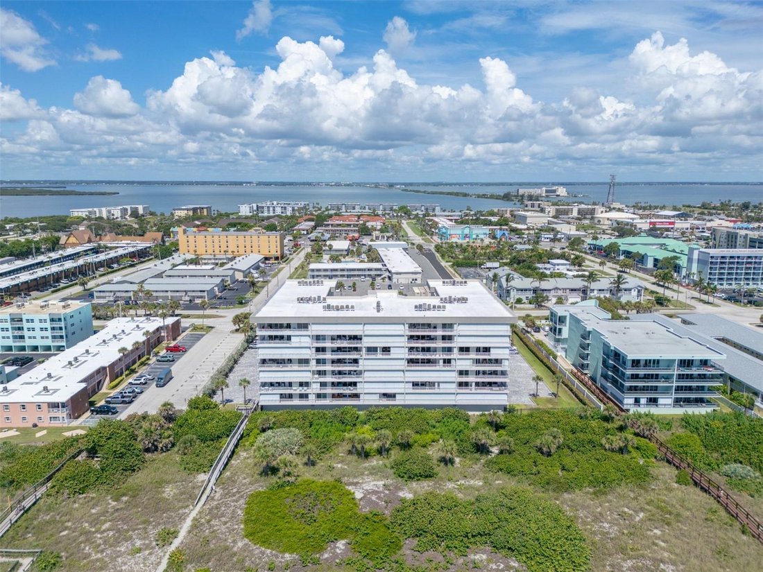 Condominio en Cocoa Beach, Florida, Estados Unidos 3 - 17823529