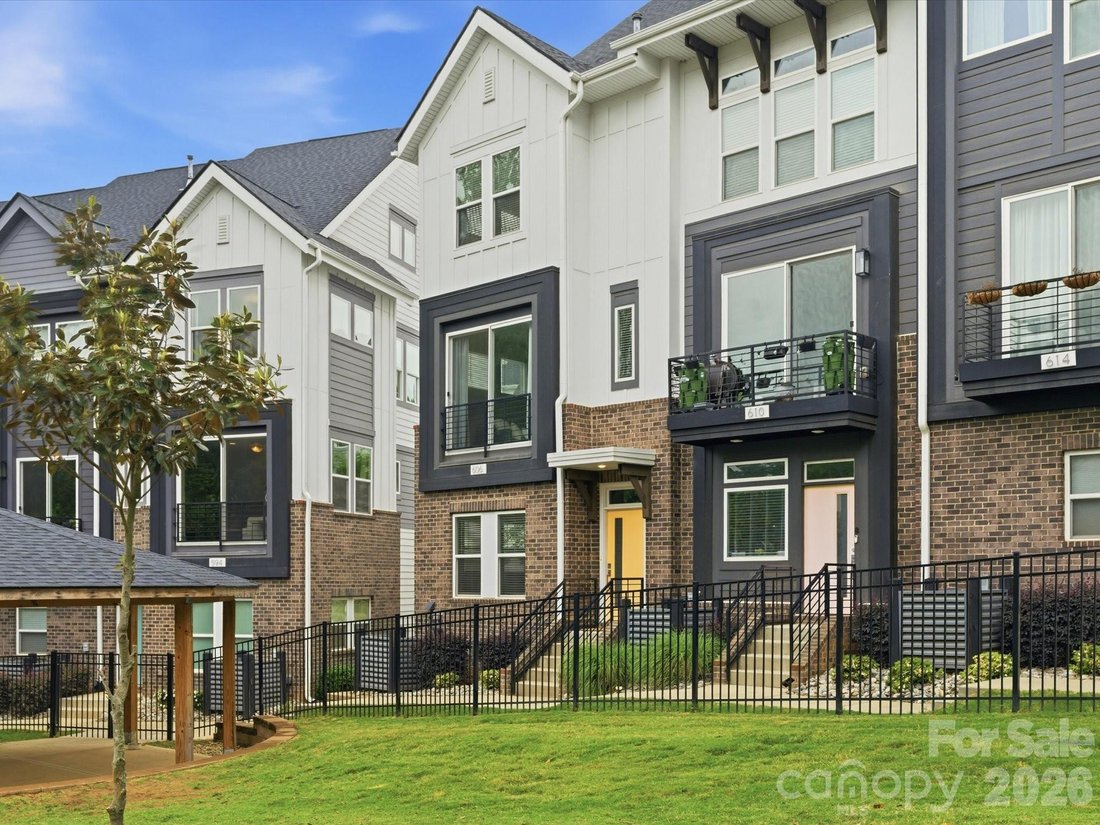 Townhouse in Charlotte, North Carolina, United States 2 - 17819104