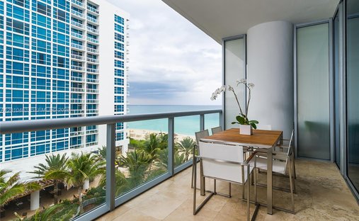 Condo in Miami Beach, Florida, United States 1