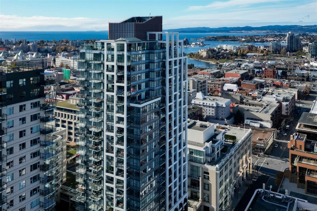 Condo in Victoria, British Columbia, Canada 1 - 17830487