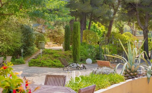Tenuta a Periferia, Cassis, Francia 1